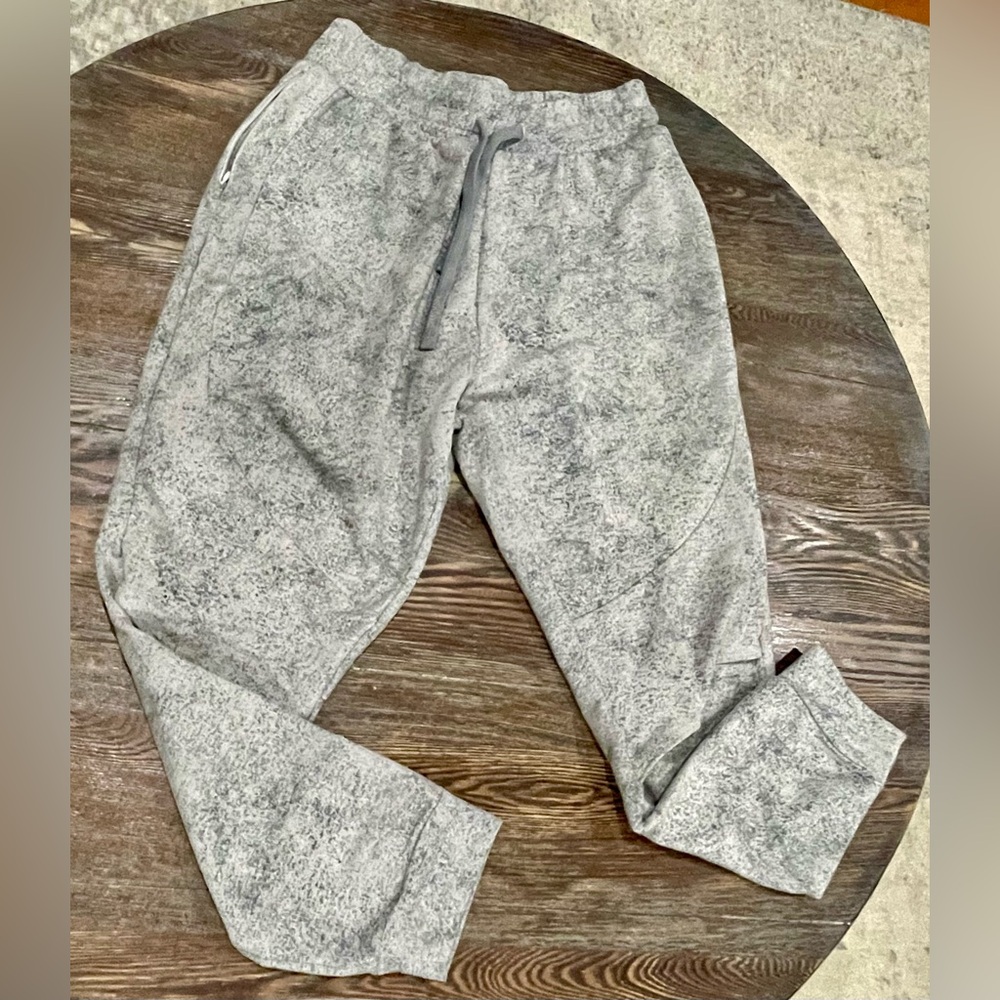 GYMSHARK Women’s Chalk Joggers Open Knees - Splatter Gray - Medium - EUC